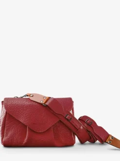Suzon M - Carmine Red