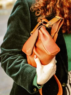 Suzon M - Light Brown